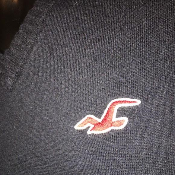 Men’s Large Hollister V-Neck Sweater - Picture 3 of 4